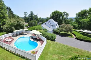 32 Aspetuck Ave, New Milford, CT 06776 - Photo 2