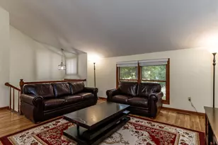54 Valleyview Dr, Hamden, CT 06518 - Photo 4