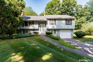 54 Valleyview Dr, Hamden, CT 06518 - Photo 2