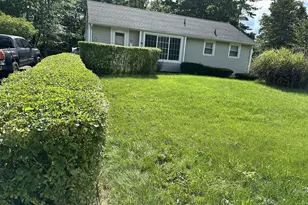 52 Ellsworth Dr, Bloomfield, CT 06002 - Photo 1