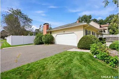 169 Sandtrap Way, Chicopee, MA 01020 - Photo 4