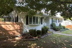 102 Derry Hill Rd, Montville, CT 06382 - Photo 4