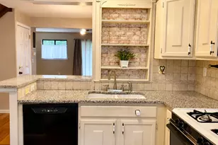 3 Danforth Ln, West Hartford, CT 06110 - Photo 8