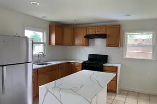 42 Pine St, Hamden, CT 06514 - Photo 2