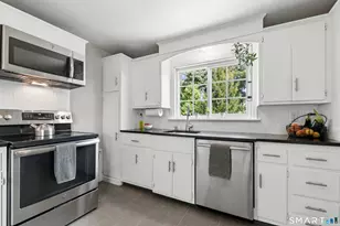 122 Strawberry Hill Ave, Norwalk, CT 06851 - Photo 14