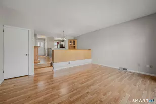 61 Meetinghouse Village, Meriden, CT 06450 - Photo 8