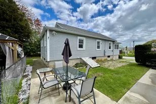 40 Portland Ave, Old Lyme, CT 06371 - Photo 4