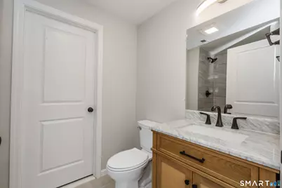 9 Washington Street, Windsor Locks, CT 06096 - Photo 18