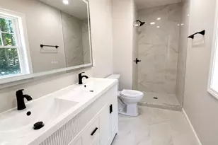 9 Washington St, Windsor Locks, CT 06096 - Photo 12