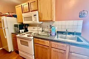 49-55 Dupont Pl, Bridgeport, CT 06610 - Photo 10