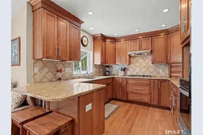 45 Hemlock Drive, Stamford, CT 06902 - Photo 12