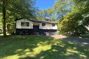 77 School House Rd, Wallingford, CT 06492 - Photo 2