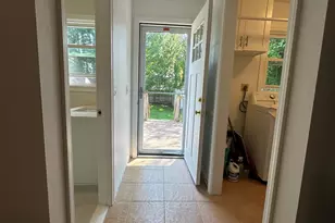 124 Harbor Dr, Stamford, CT 06902 - Photo 10