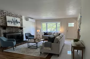 124 Harbor Dr, Stamford, CT 06902 - Photo 2