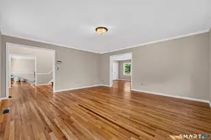 29 Maplewood Dr, Danbury, CT 06811 - Photo 4