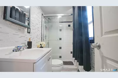 297 Laurel Avenue, Bridgeport, CT 06605 - Photo 10