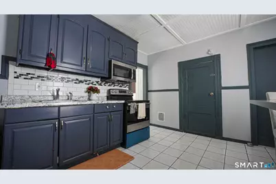 297 Laurel Avenue, Bridgeport, CT 06605 - Photo 6