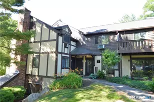 7 Falmouth Ct, Brookfield, CT 06804 - Photo 2