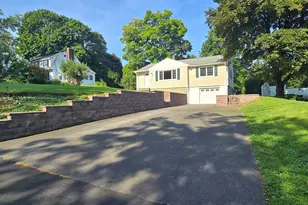 128 Middlebury Rd, Watertown, CT 06795 - Photo 2