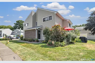 138 Shagbark Drive #138, Derby, CT 06418 - Photo 2