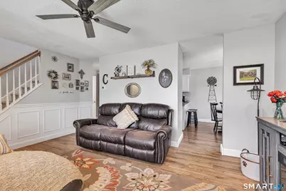 138 Shagbark Drive #138, Derby, CT 06418 - Photo 8