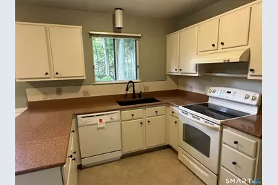 559 Heritage Village #B, Southbury, CT 06488 - Photo 4