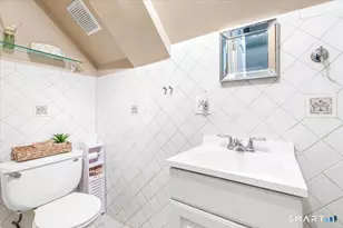264 Sunrise Terrace, Bridgeport, CT 06606 - Photo 20
