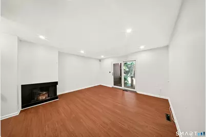 236 Edgemoor Road #B, Bridgeport, CT 06606 - Photo 10