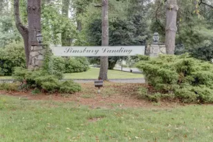 31 Simsbury Landing, Simsbury, CT 06070 - Photo 2
