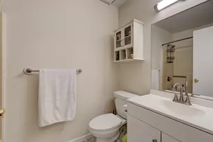 31 Simsbury Landing, Simsbury, CT 06070 - Photo 16