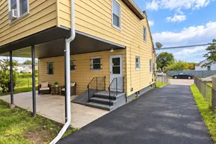 326 Soundview Ave, Bridgeport, CT 06606 - Photo 12