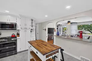 66 Newport Ave, Shelton, CT 06484 - Photo 10