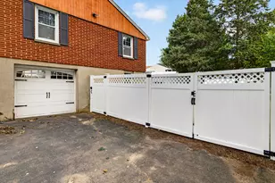66 Newport Ave, Shelton, CT 06484 - Photo 4
