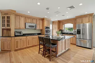 25 Warren Ave, Fairfield, CT 06825 - Photo 2