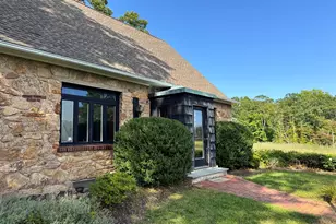 2 Meadow Pl, East Haven, CT 06512 - Photo 2