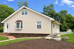 45 Cameo Ct, Stratford, CT 06614 - Photo 2