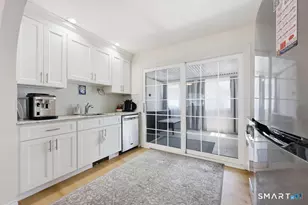 31 Center Ave, East Haven, CT 06512 - Photo 6