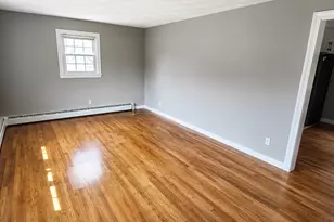 7 River St, Stonington, CT 06379 - Photo 2