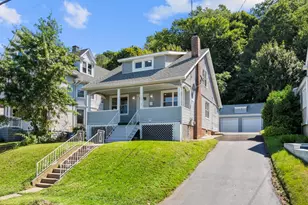 1025 Townsend Ave, New Haven, CT 06512 - Photo 1