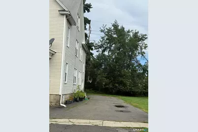 21 Ardmore Street #2nd fl, Fairfield, CT 06824 - Photo 2