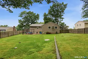 80 Fieldstone Rd, Waterbury, CT 06704 - Photo 22