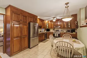 80 Fieldstone Rd, Waterbury, CT 06704 - Photo 6
