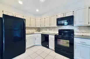 180 Colonial Rd, Stamford, CT 06906 - Photo 8