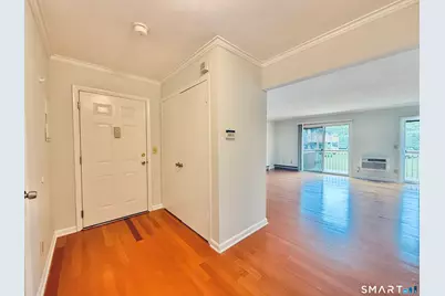 180 Colonial Road #B4, Stamford, CT 06906 - Photo 4