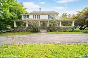54 Beacon Manor Rd, Naugatuck, CT 06770 - Photo 1