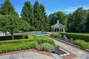 8 Huntington Ln, New Fairfield, CT 06812 - Photo 4