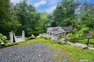 74 Great Quarter Rd, Newtown, CT 06482 - Photo 2