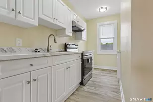 39 Grand St, Middletown, CT 06457 - Photo 8