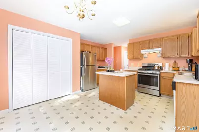 124 Cynrose Place, Meriden, CT 06451 - Photo 8