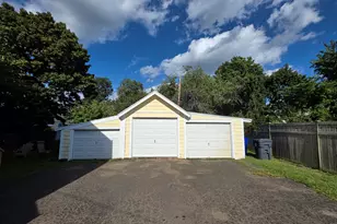 17 John St, Branford, CT 06405 - Photo 4